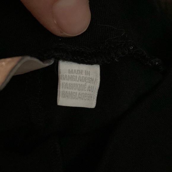 Puma Black Leggings With Puma Logo On Leg. - Picture 7 of 9